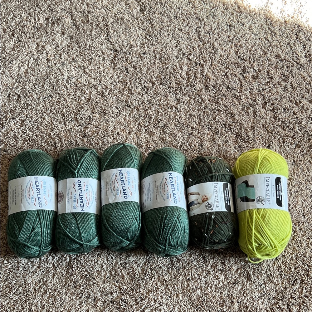 6 Yarn Bundle in Green and bright green